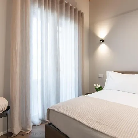 Sabrina Βίλα Colico