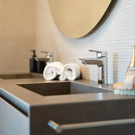 فيلة Dorato Townhouse Sabrina By The